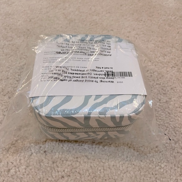 Milly Traveling Jewelry Case & Organizer - Picture 5 of 5